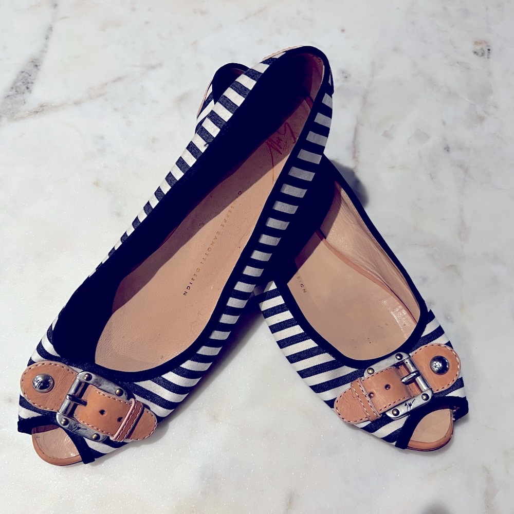 Giuseppe zanotti d’orsay style flat with nautical stripe size 9